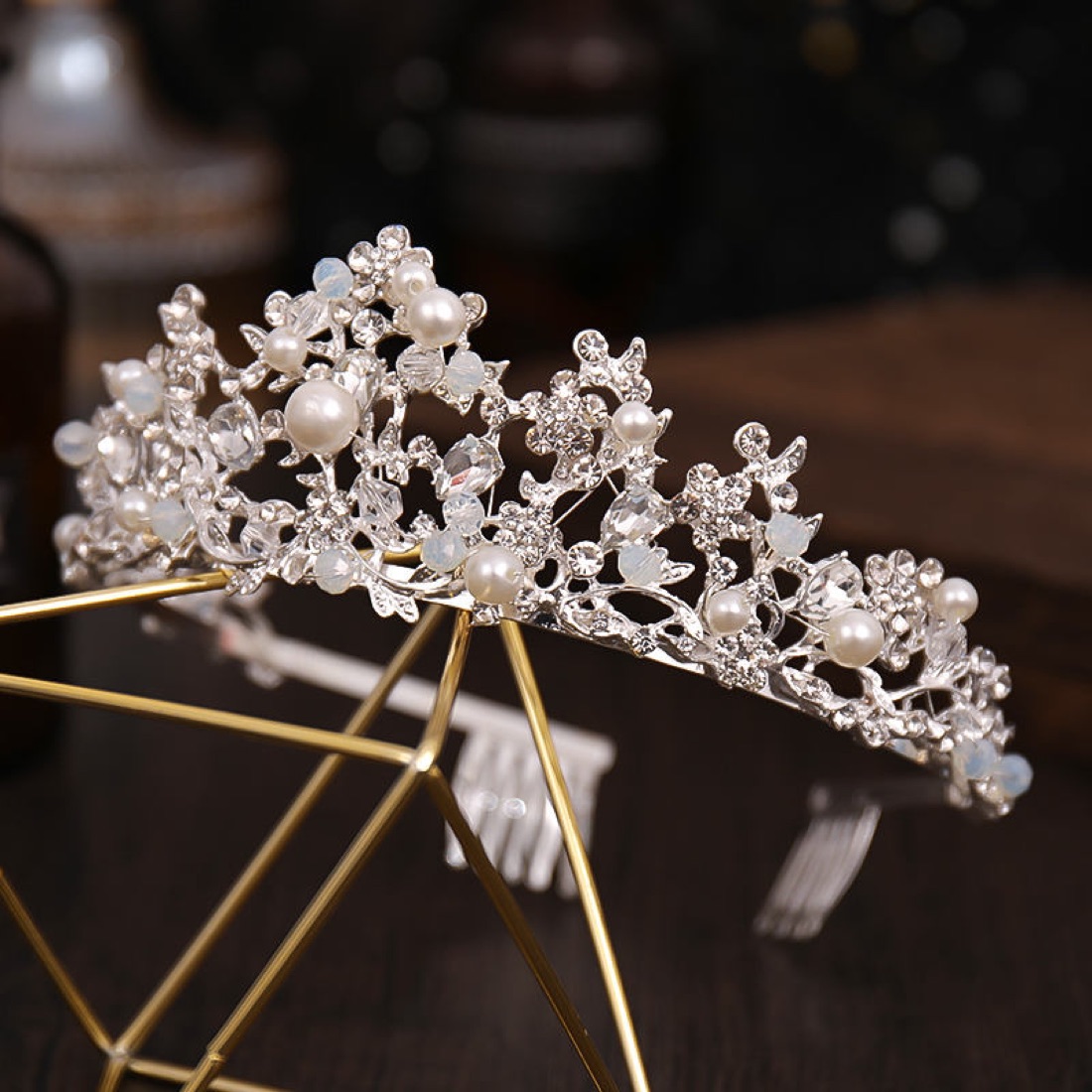 Bridal pearl hair comb